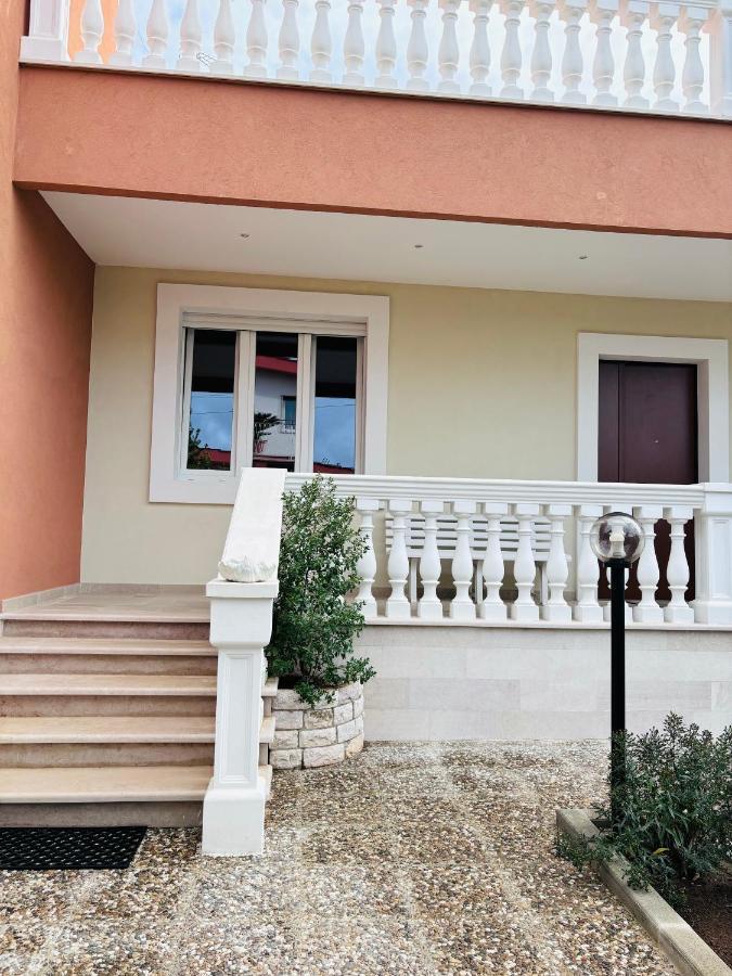 Villa Raffaele Trani Bagian luar foto